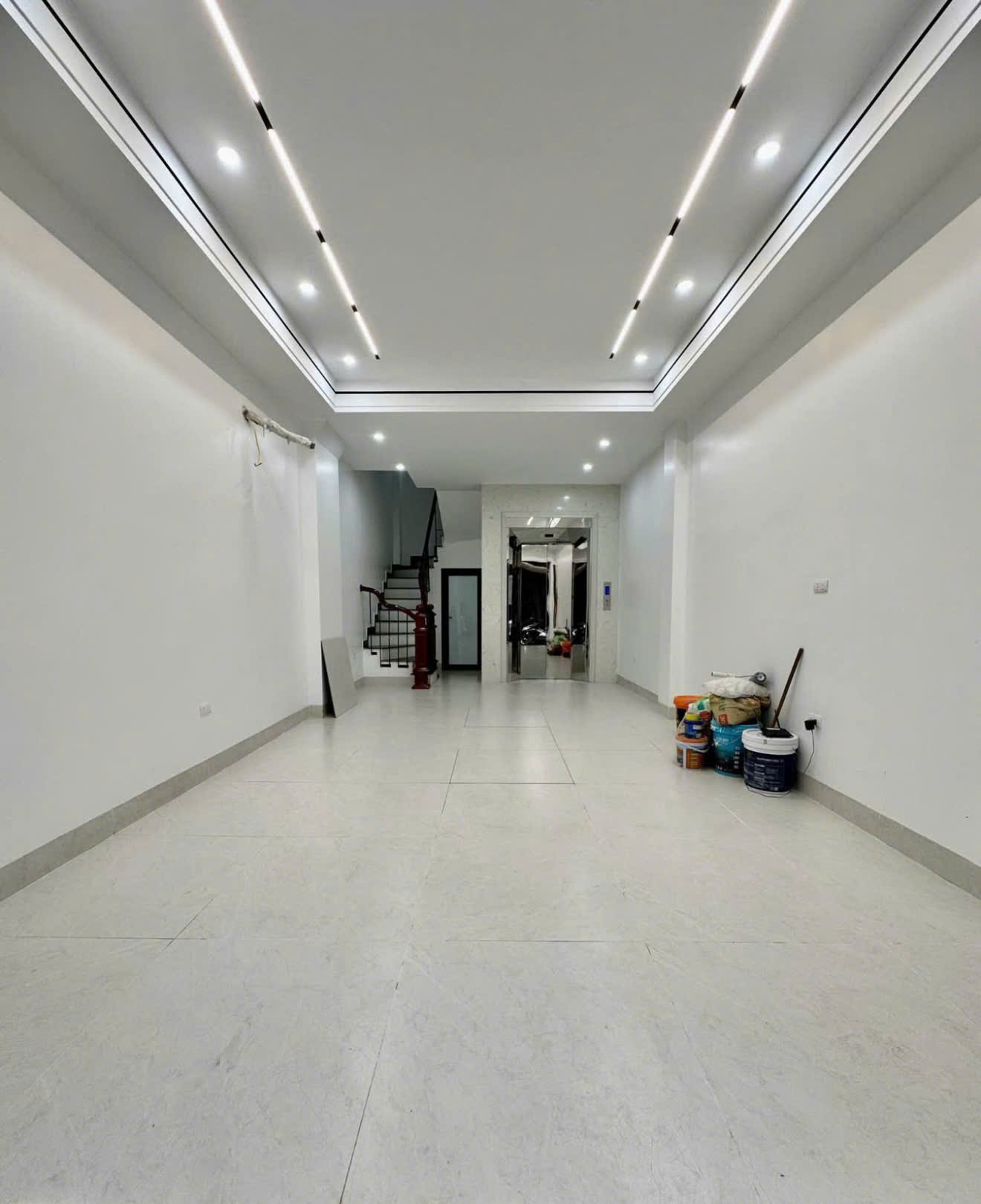 Bán nhà Hồng Tiến,Bồ Đề 7 tầng,42m,mt4m oto vào nhà nhỉnh 14 tỷ - Ảnh 1